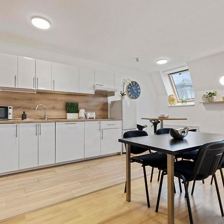 Family Hub In Centre Apartment Братислава Екстериор снимка