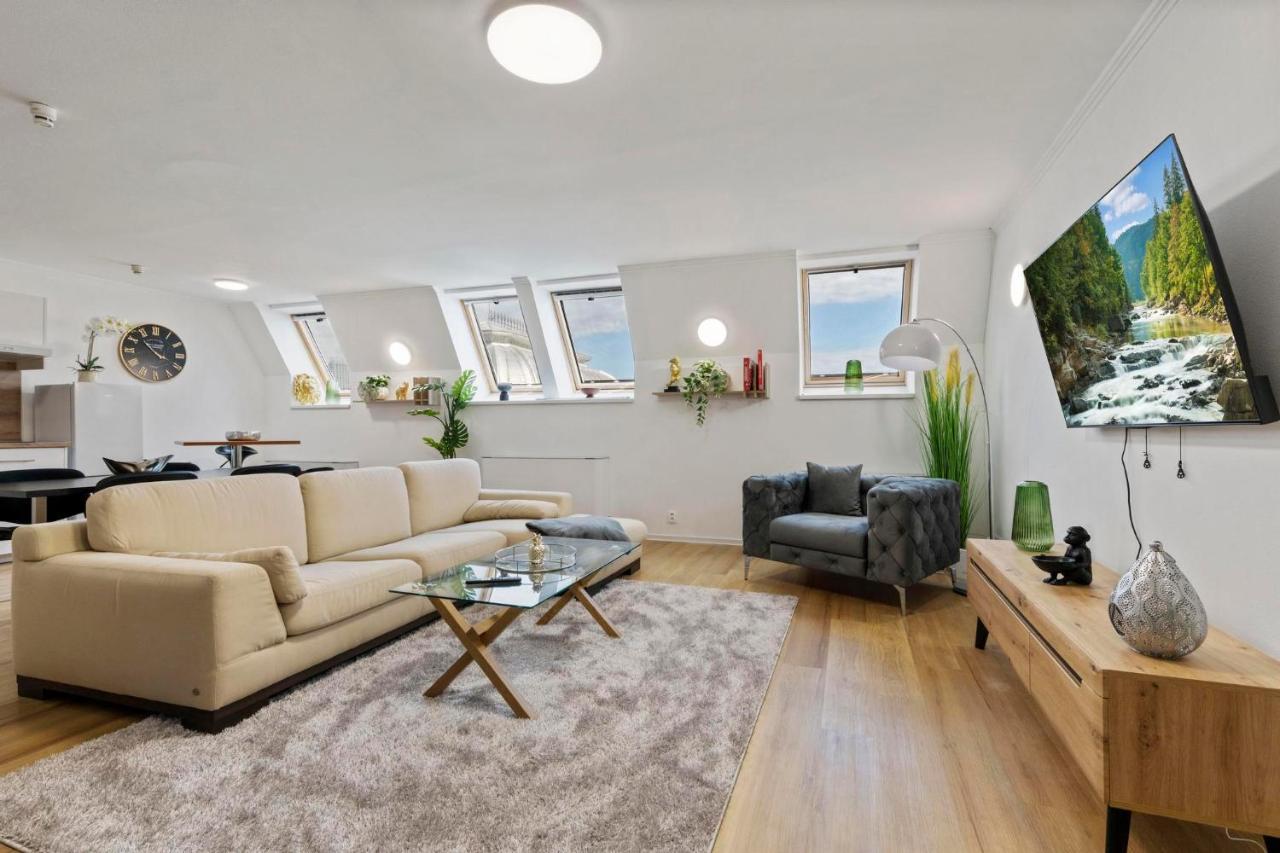 Family Hub In Centre Apartment Братислава Екстериор снимка