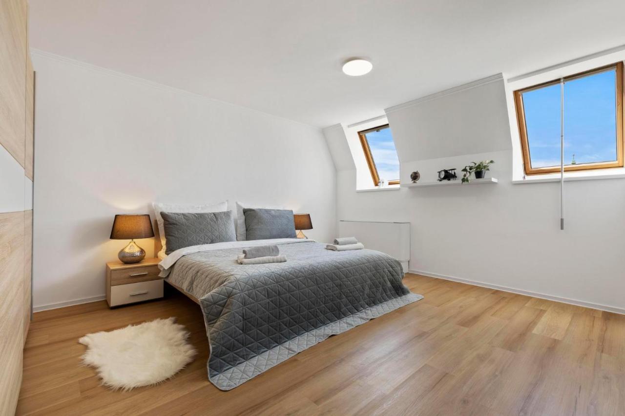 Family Hub In Centre Apartment Братислава Екстериор снимка