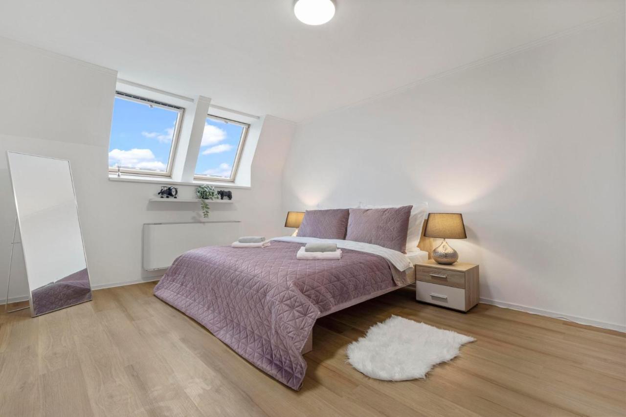 Family Hub In Centre Apartment Братислава Екстериор снимка