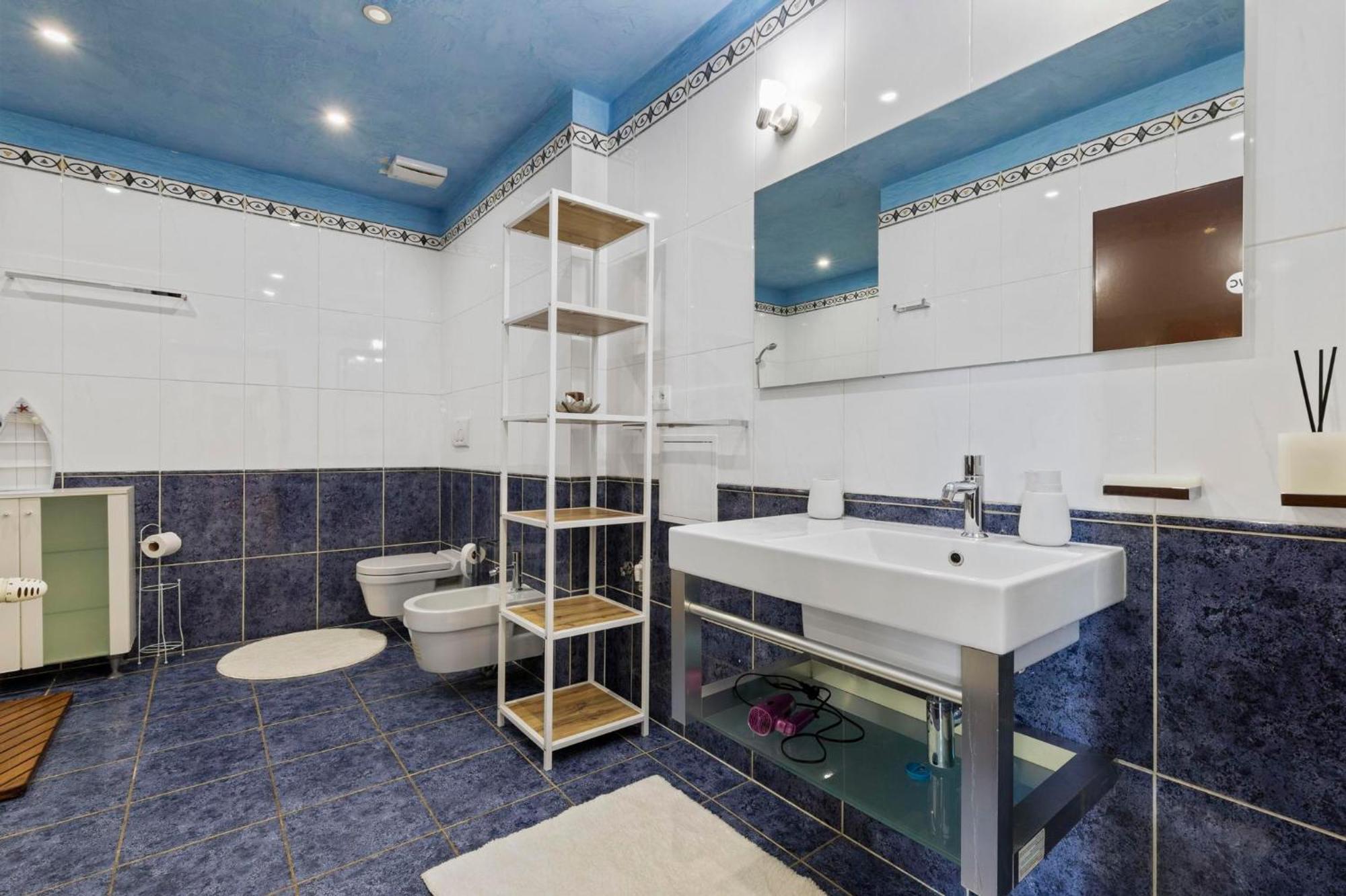 Family Hub In Centre Apartment Братислава Екстериор снимка